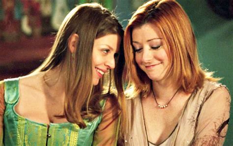 2 lesbians kissing|15 Unforgettable Lesbian & Sapphic Kisses From TV & Movies